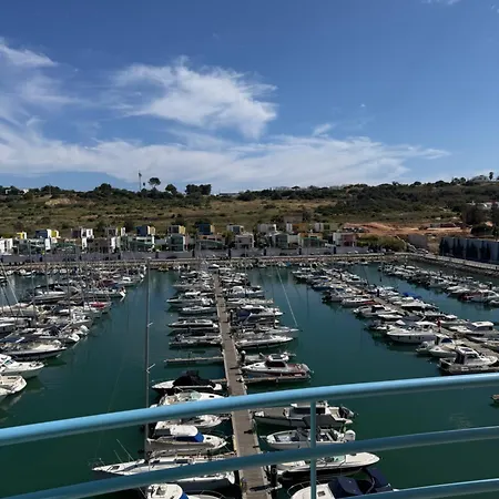 Апартаменти Marina